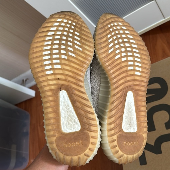 Yeezy 350 V2 Sesame - Picture 5 of 6